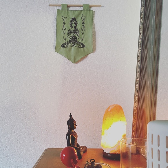 Hand embroidered flag - Picture 2 of 2